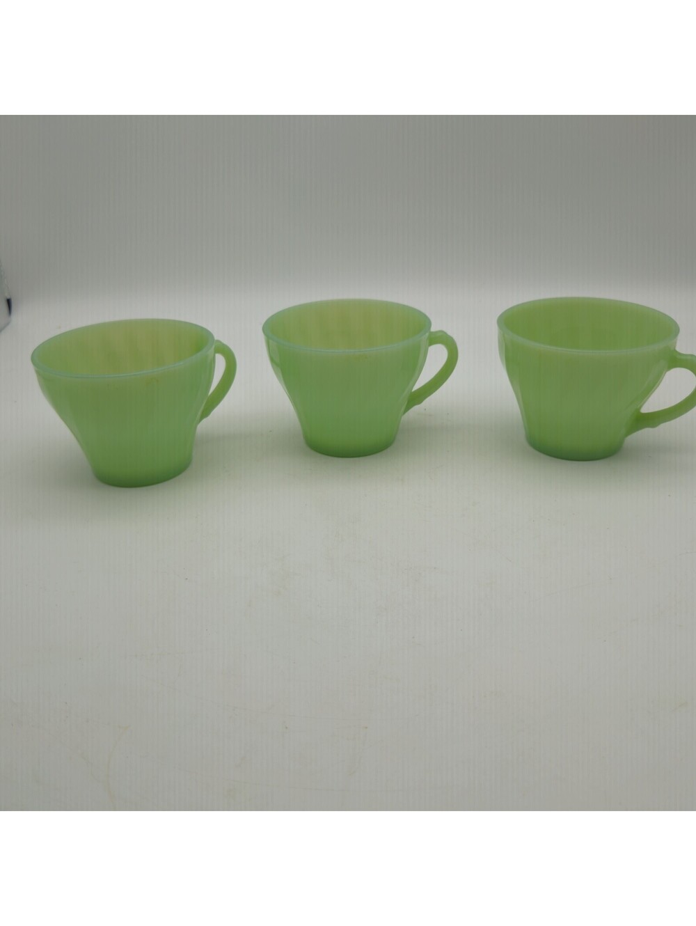 Set Of 3 vintage Anchor Hocking Fire King Jadeite teacups in Shell Swirl Pattern